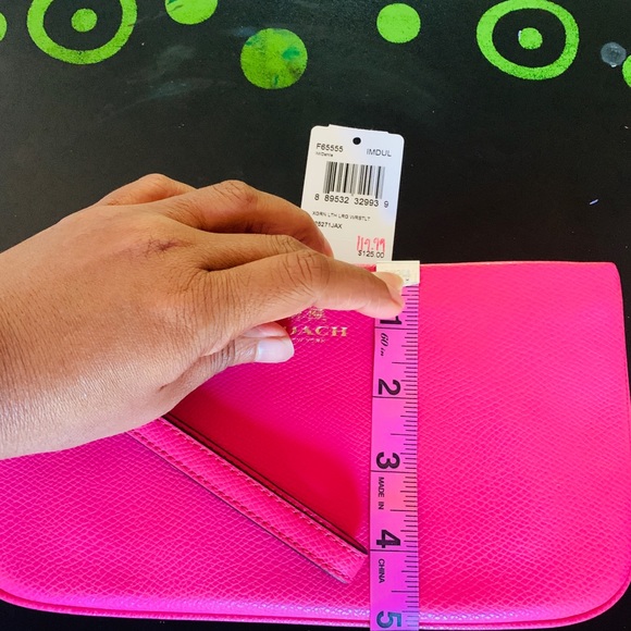 NWT Coach Large Wristlet - Picture 5 of 5